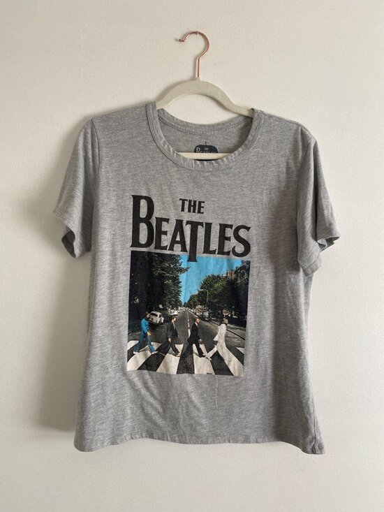 The Beatles Tops - The Beatles Abbey Road Gray Graphic T-Shirt Size M